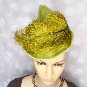 VinTage Haute Couture Sally Milgrim Ostrich feather Hat (Circa 1940’s)
